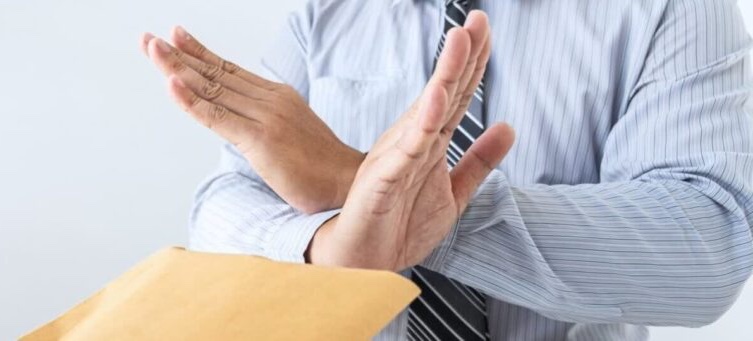 Как оформить отказ от наследства: сроки, документы и образец заявления
